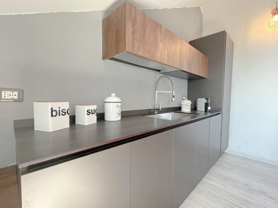 Elegante Appartamento 100 Mq Parcheggio - Wi Fi Savona Exteriör bild