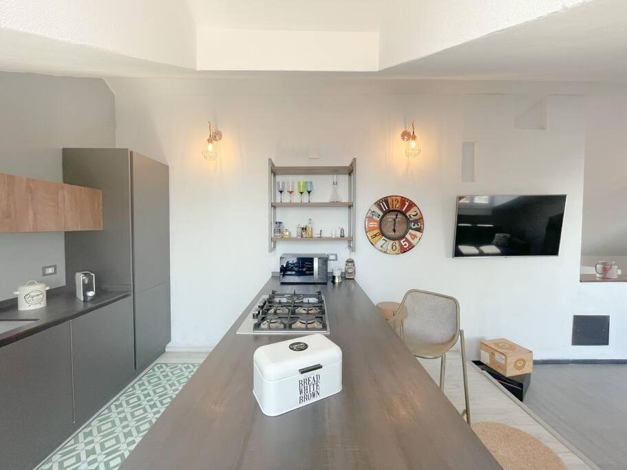 Elegante Appartamento 100 Mq Parcheggio - Wi Fi Savona Exteriör bild
