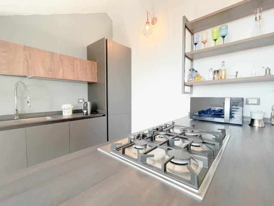 Elegante Appartamento 100 Mq Parcheggio - Wi Fi Savona Exteriör bild