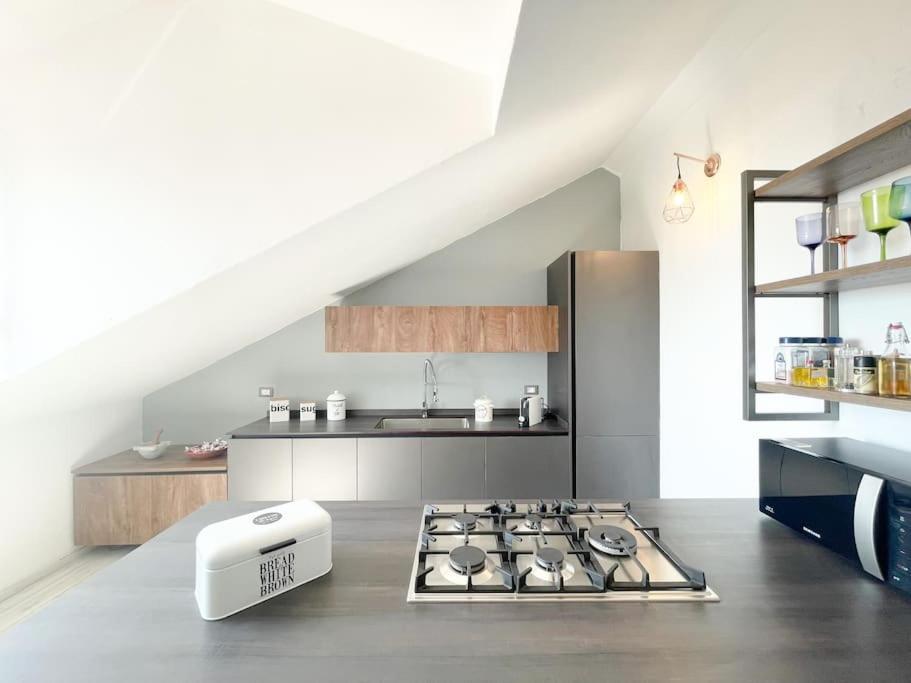 Elegante Appartamento 100 Mq Parcheggio - Wi Fi Savona Exteriör bild