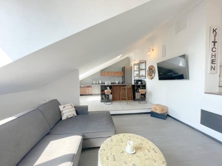 Elegante Appartamento 100 Mq Parcheggio - Wi Fi Savona Exteriör bild