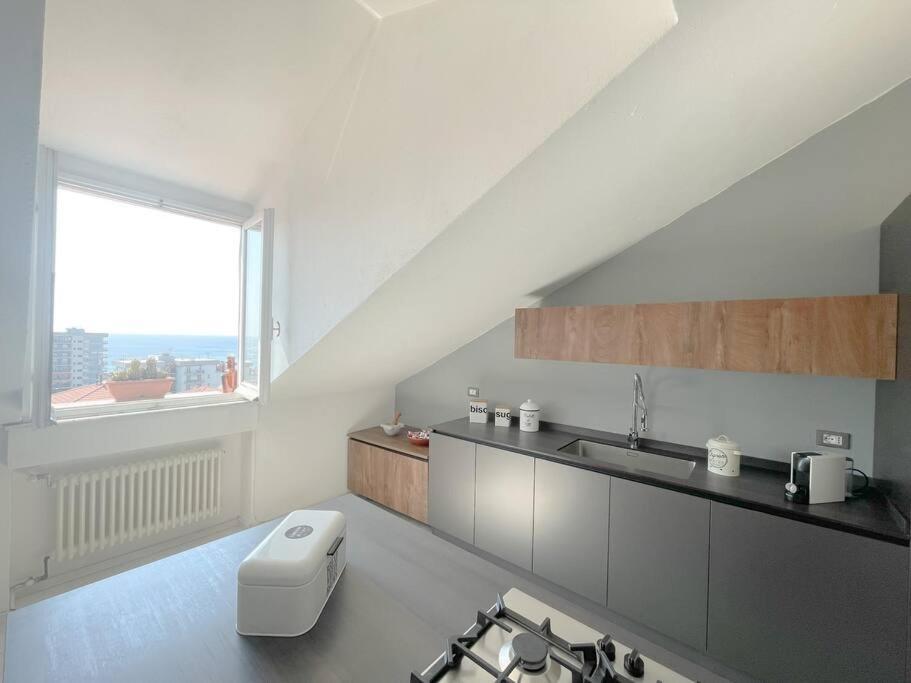 Elegante Appartamento 100 Mq Parcheggio - Wi Fi Savona Exteriör bild